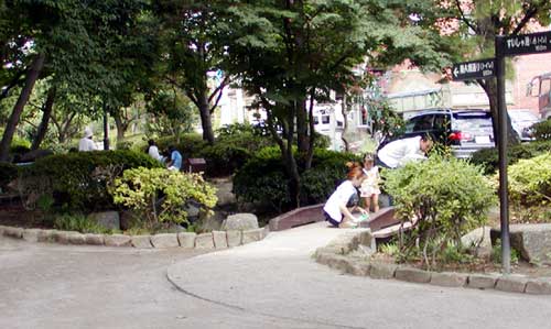 ������e�������[��